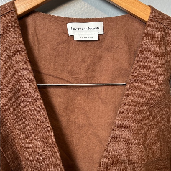 Lovers + Friends Asa Linen Vest in Chocolate size XS 
Lovers and Friends - Picture 7 of 12